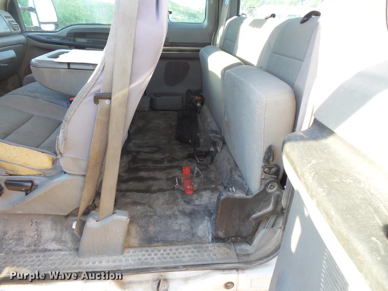 image for item DC4712 2005 Ford F250 Super Duty SuperCab pickup truck