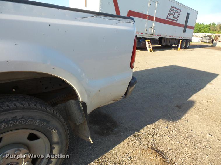 image for item DC4712 2005 Ford F250 Super Duty SuperCab pickup truck