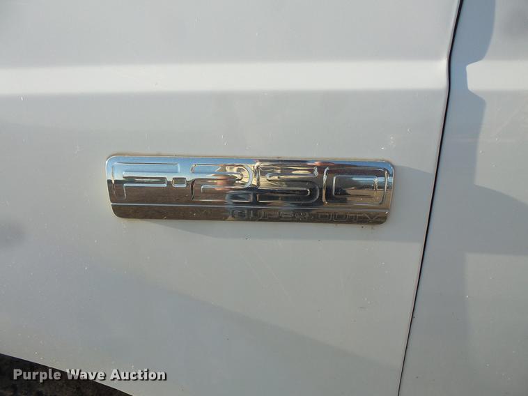 image for item DC4712 2005 Ford F250 Super Duty SuperCab pickup truck
