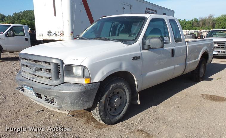 image for item DC4714 2004 Ford F250 Super Duty SuperCab pickup truck