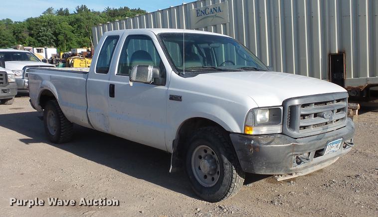 image for item DC4714 2004 Ford F250 Super Duty SuperCab pickup truck