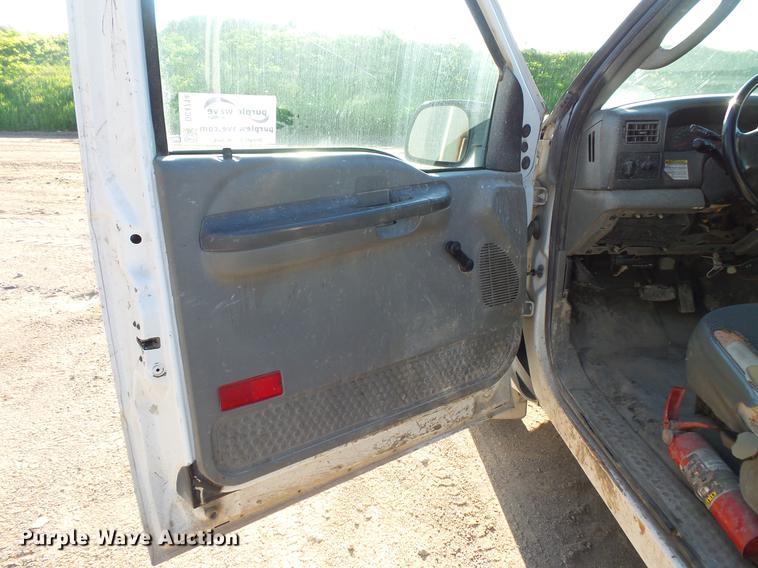 image for item DC4714 2004 Ford F250 Super Duty SuperCab pickup truck