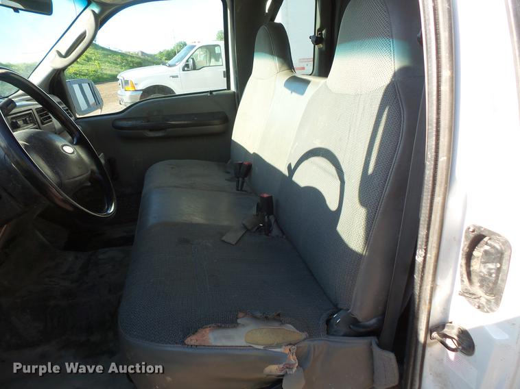 image for item DC4714 2004 Ford F250 Super Duty SuperCab pickup truck