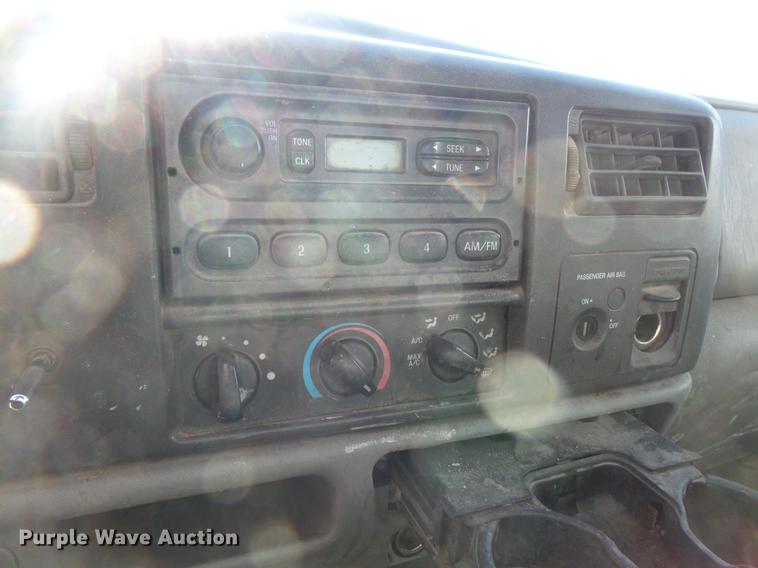 image for item DC4714 2004 Ford F250 Super Duty SuperCab pickup truck