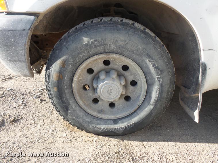 image for item DC4714 2004 Ford F250 Super Duty SuperCab pickup truck