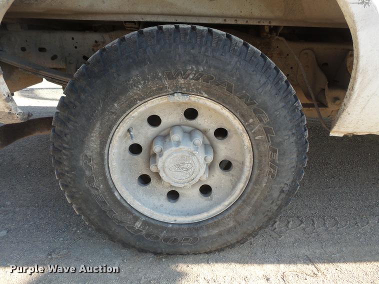 image for item DC4714 2004 Ford F250 Super Duty SuperCab pickup truck