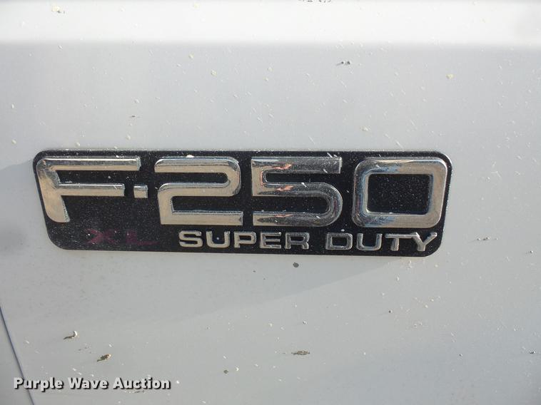 image for item DC4714 2004 Ford F250 Super Duty SuperCab pickup truck