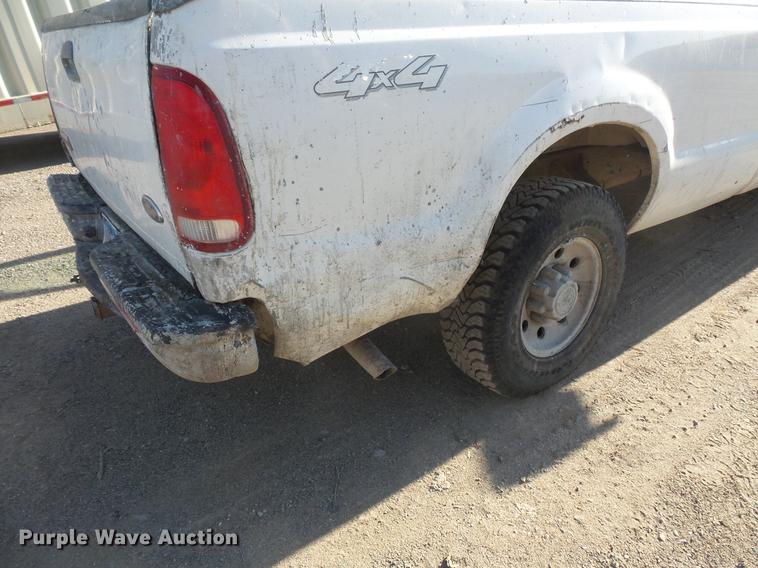 image for item DC4714 2004 Ford F250 Super Duty SuperCab pickup truck