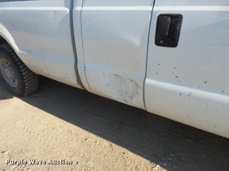 image for item DC4714 2004 Ford F250 Super Duty SuperCab pickup truck