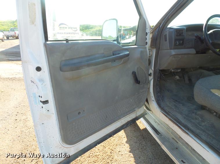 image for item DC4715 1999 Ford F450 Super Duty truck cab and chassis