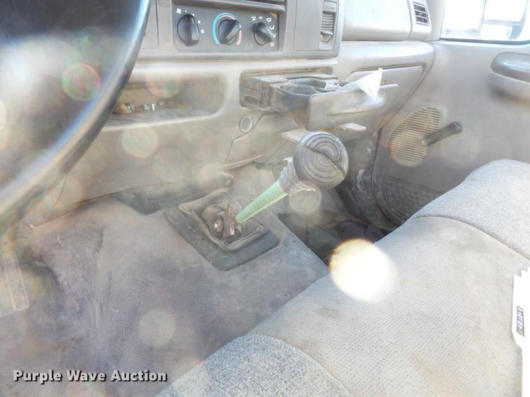 image for item DC4715 1999 Ford F450 Super Duty truck cab and chassis