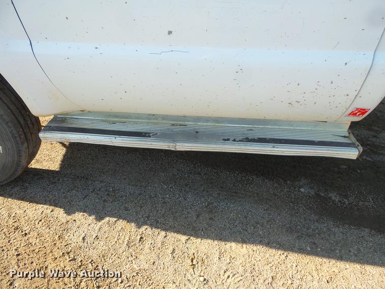 image for item DC4715 1999 Ford F450 Super Duty truck cab and chassis