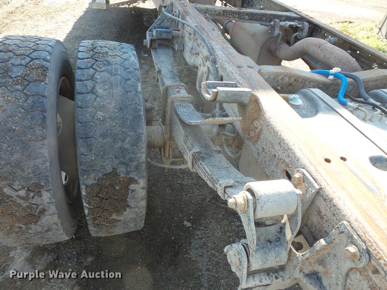 image for item DC4715 1999 Ford F450 Super Duty truck cab and chassis