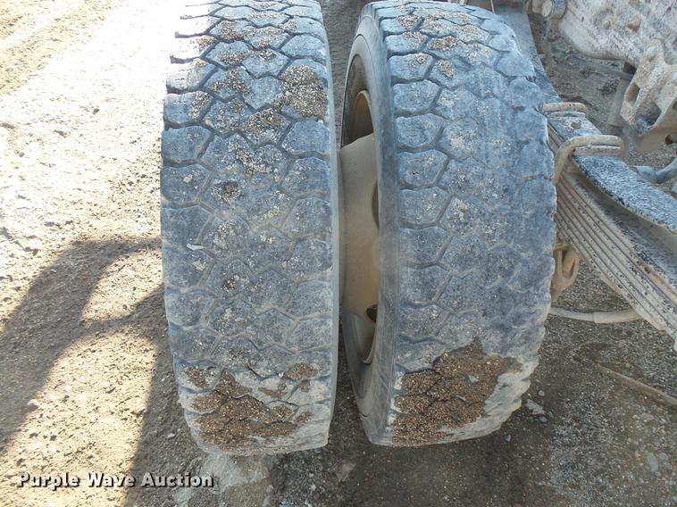 image for item DC4715 1999 Ford F450 Super Duty truck cab and chassis