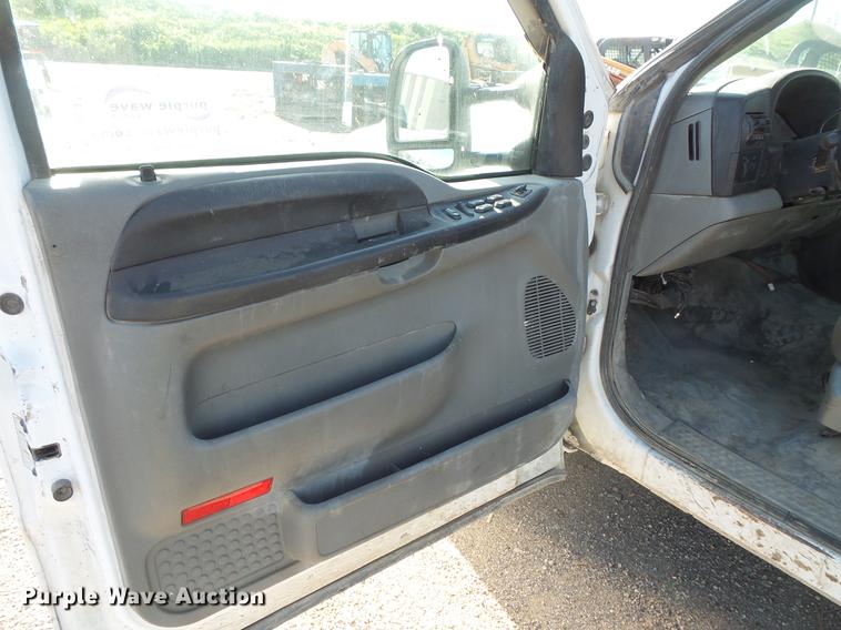 image for item DC4716 2005 Ford F250 Super Duty Crew Cab pickup truck