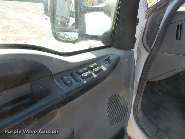 image for item DC4716 2005 Ford F250 Super Duty Crew Cab pickup truck