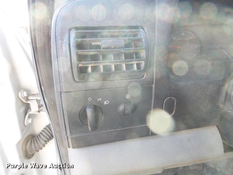 image for item DC4716 2005 Ford F250 Super Duty Crew Cab pickup truck