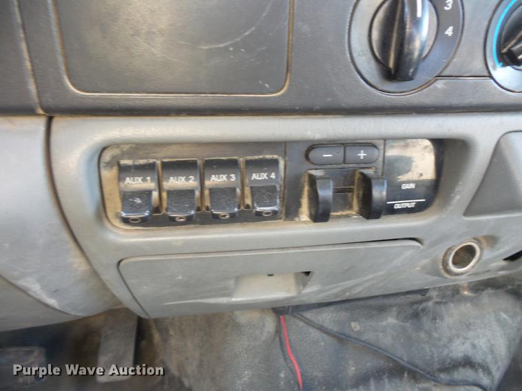 image for item DC4716 2005 Ford F250 Super Duty Crew Cab pickup truck