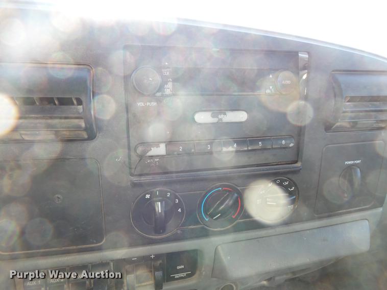 image for item DC4716 2005 Ford F250 Super Duty Crew Cab pickup truck