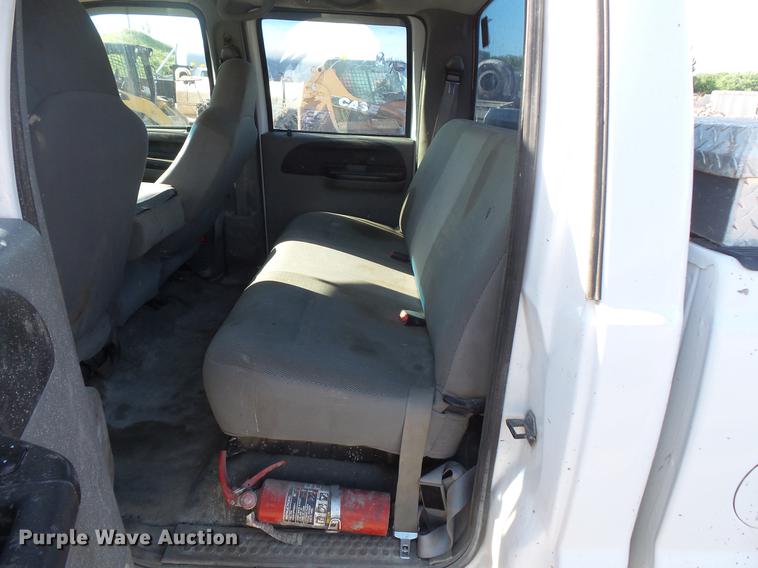 image for item DC4716 2005 Ford F250 Super Duty Crew Cab pickup truck