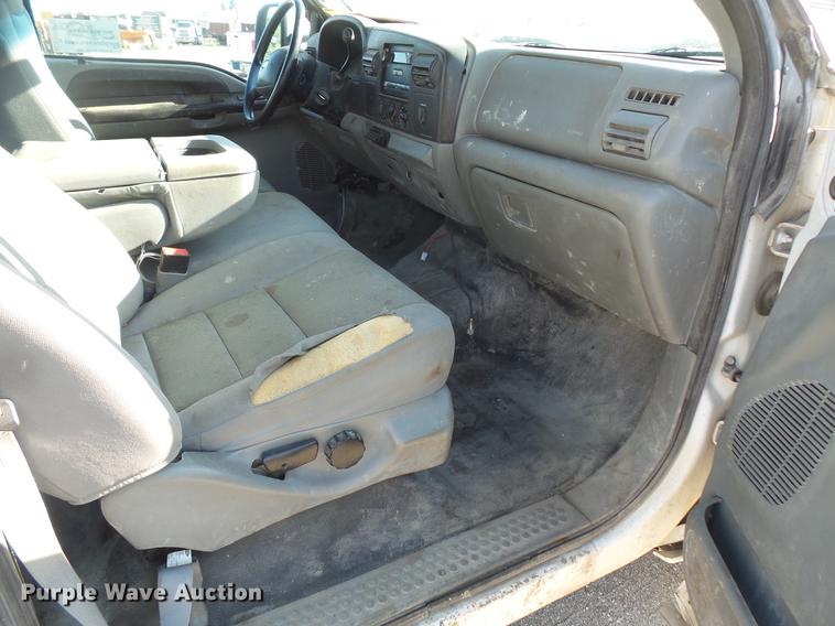 image for item DC4716 2005 Ford F250 Super Duty Crew Cab pickup truck