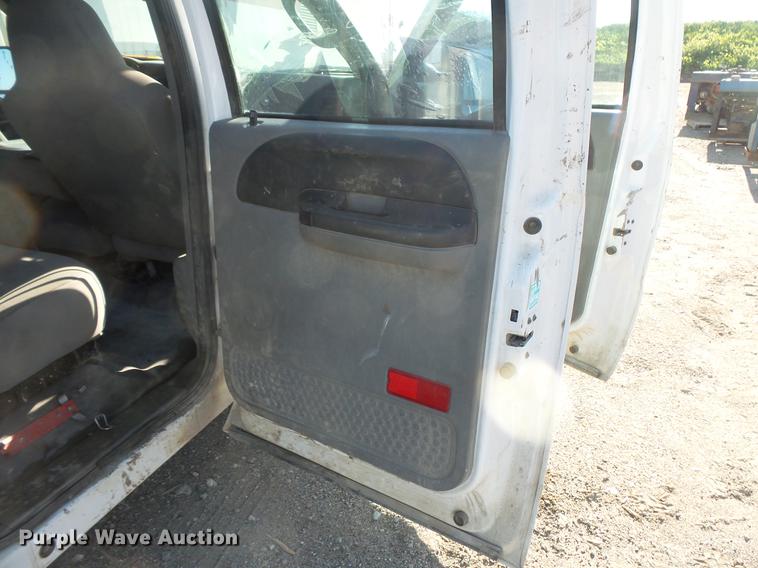 image for item DC4716 2005 Ford F250 Super Duty Crew Cab pickup truck