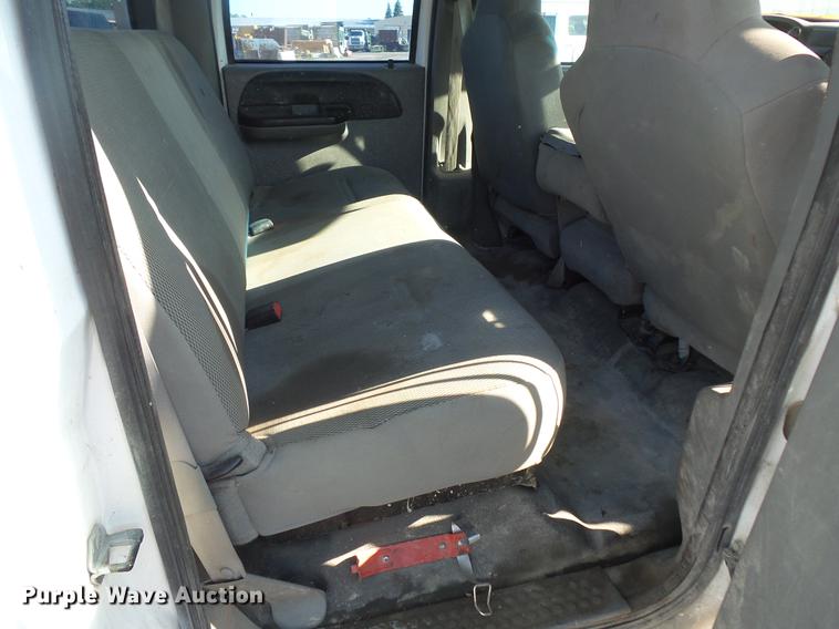 image for item DC4716 2005 Ford F250 Super Duty Crew Cab pickup truck