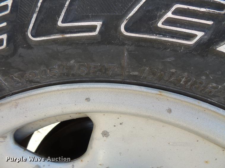 image for item DC4716 2005 Ford F250 Super Duty Crew Cab pickup truck