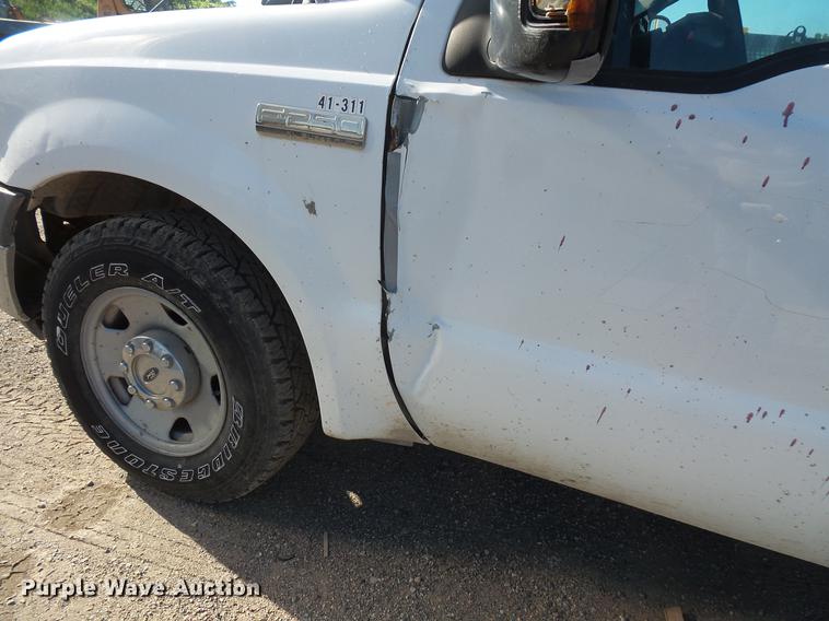 image for item DC4716 2005 Ford F250 Super Duty Crew Cab pickup truck