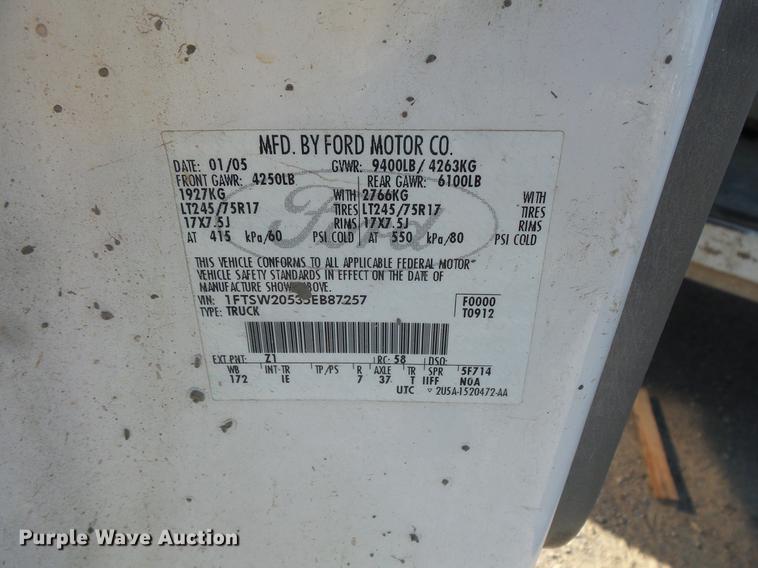 image for item DC4716 2005 Ford F250 Super Duty Crew Cab pickup truck