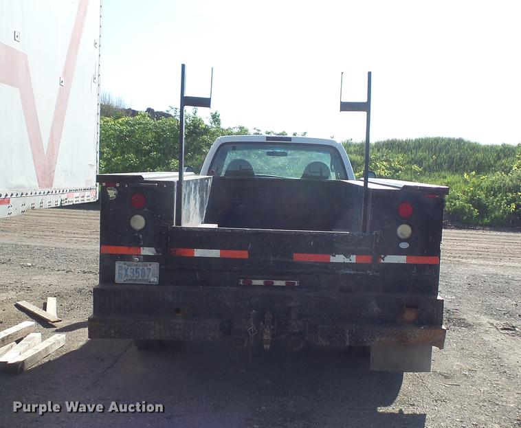 image for item DC4717 1999 Ford F450 Super Duty utility truck