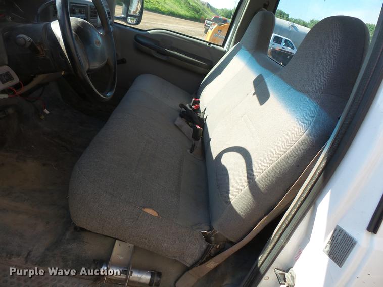 image for item DC4717 1999 Ford F450 Super Duty utility truck