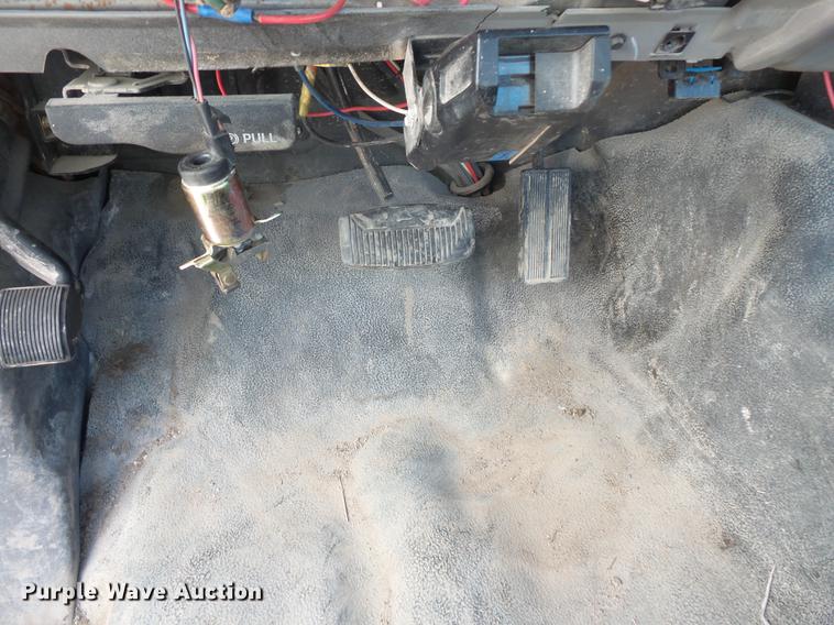 image for item DC4717 1999 Ford F450 Super Duty utility truck