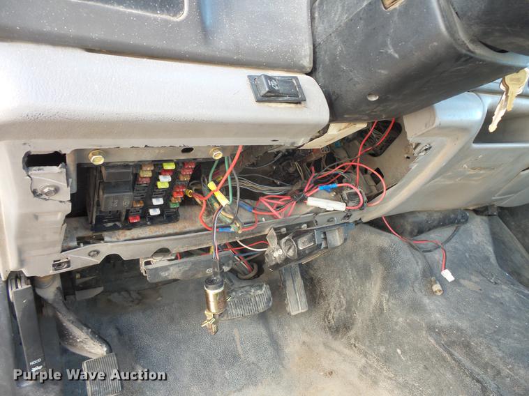 image for item DC4717 1999 Ford F450 Super Duty utility truck