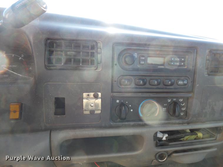 image for item DC4717 1999 Ford F450 Super Duty utility truck