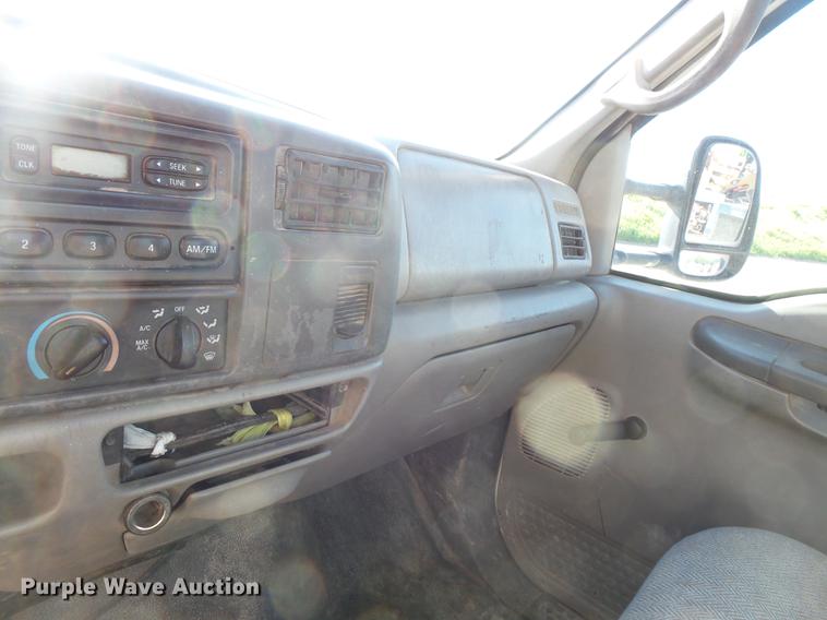 image for item DC4717 1999 Ford F450 Super Duty utility truck