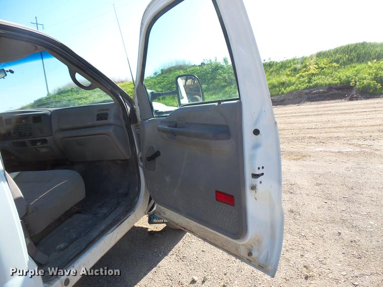 image for item DC4717 1999 Ford F450 Super Duty utility truck