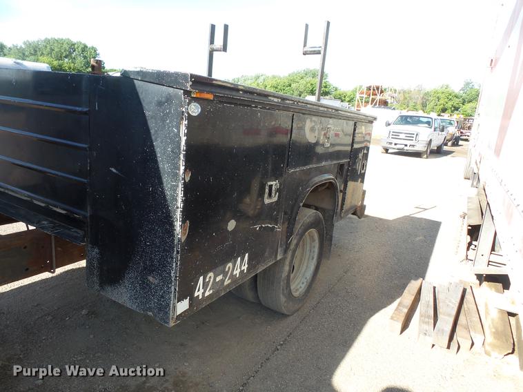 image for item DC4717 1999 Ford F450 Super Duty utility truck