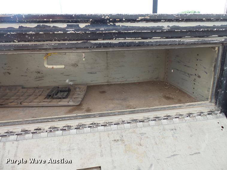 image for item DC4717 1999 Ford F450 Super Duty utility truck