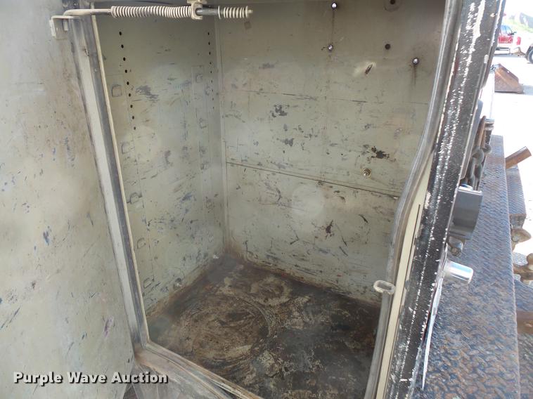 image for item DC4717 1999 Ford F450 Super Duty utility truck