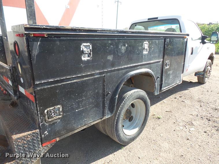 image for item DC4717 1999 Ford F450 Super Duty utility truck