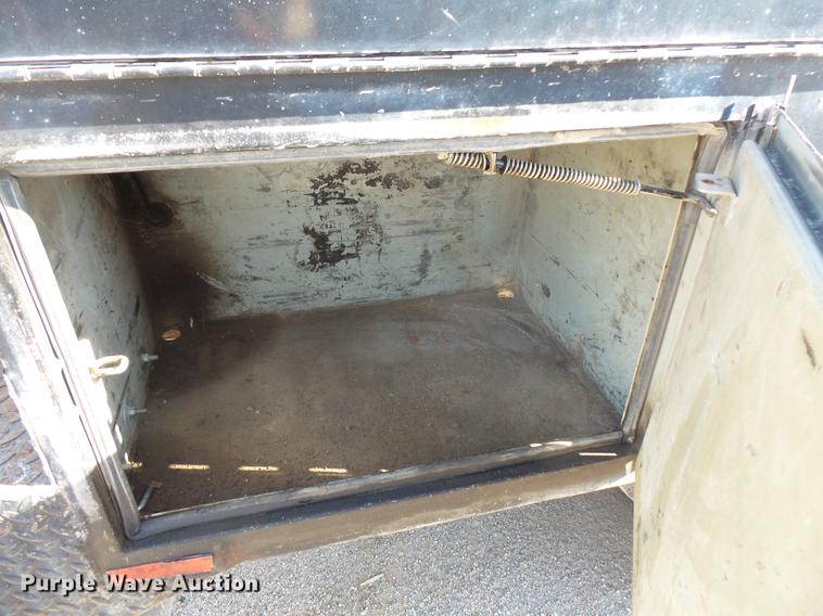 image for item DC4717 1999 Ford F450 Super Duty utility truck