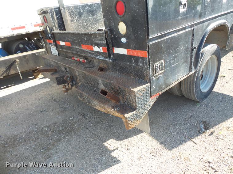 image for item DC4717 1999 Ford F450 Super Duty utility truck