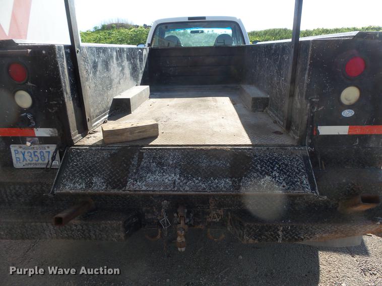 image for item DC4717 1999 Ford F450 Super Duty utility truck