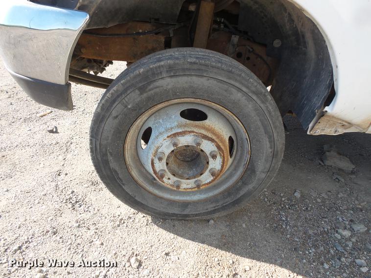 image for item DC4717 1999 Ford F450 Super Duty utility truck