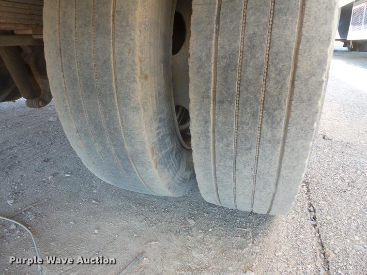 image for item DC4717 1999 Ford F450 Super Duty utility truck