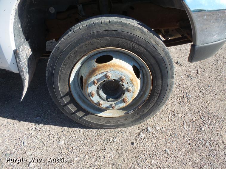 image for item DC4717 1999 Ford F450 Super Duty utility truck