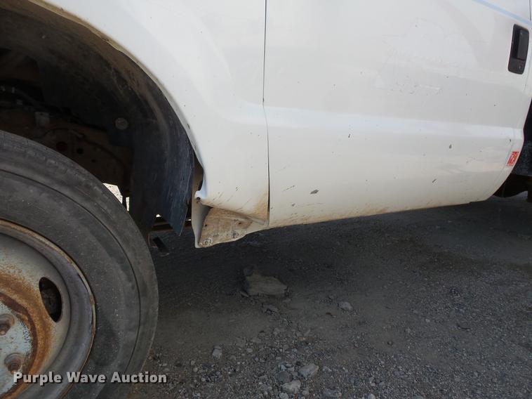 image for item DC4717 1999 Ford F450 Super Duty utility truck