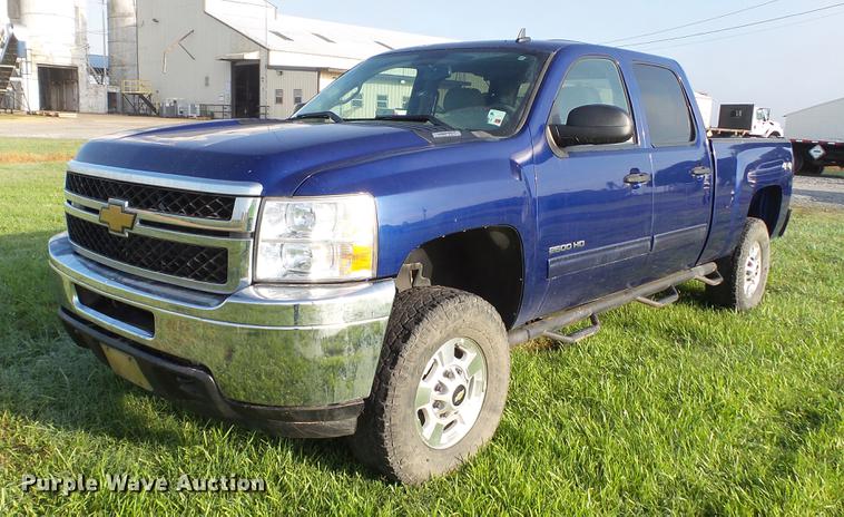 image for item DC5506 2014 Chevrolet Silverado 2500HD Crew Cab pickup truck