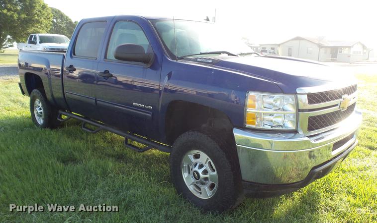 image for item DC5506 2014 Chevrolet Silverado 2500HD Crew Cab pickup truck